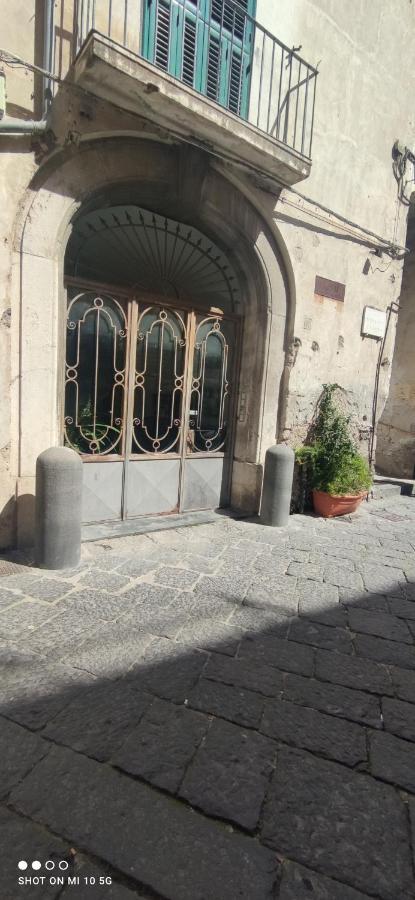 One Hospitality Home Salernes Extérieur photo