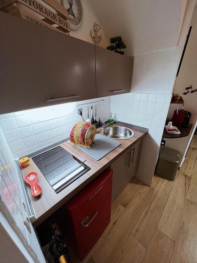 One Hospitality Home Salernes Extérieur photo
